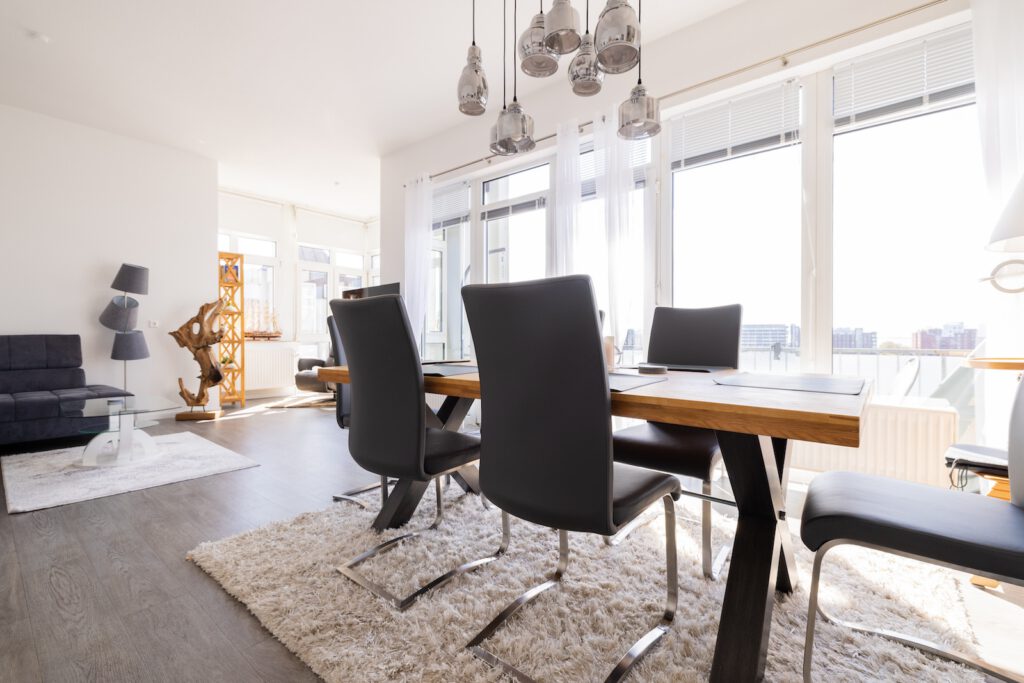 Wohn- und Esszimmer aus einem Immobilienangebot